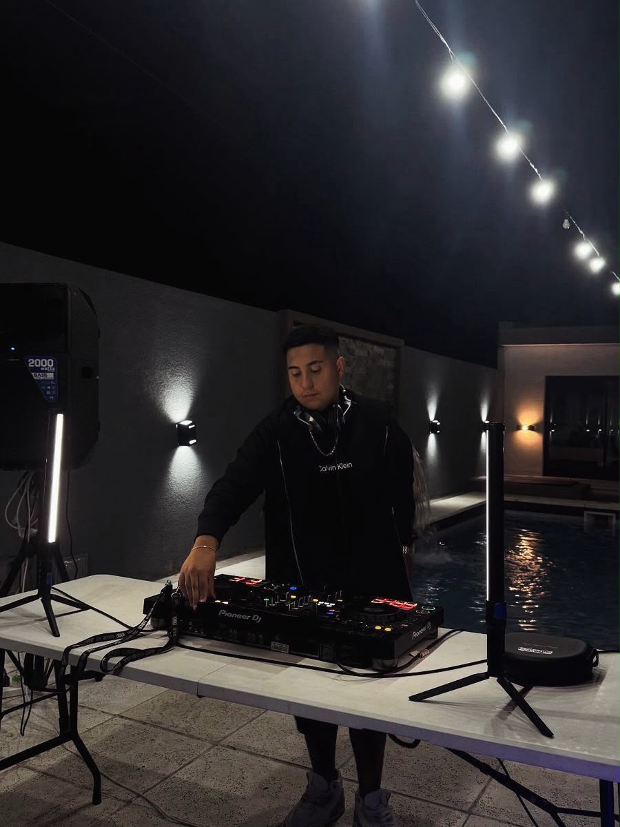 Santi Sanfe en set nocturno